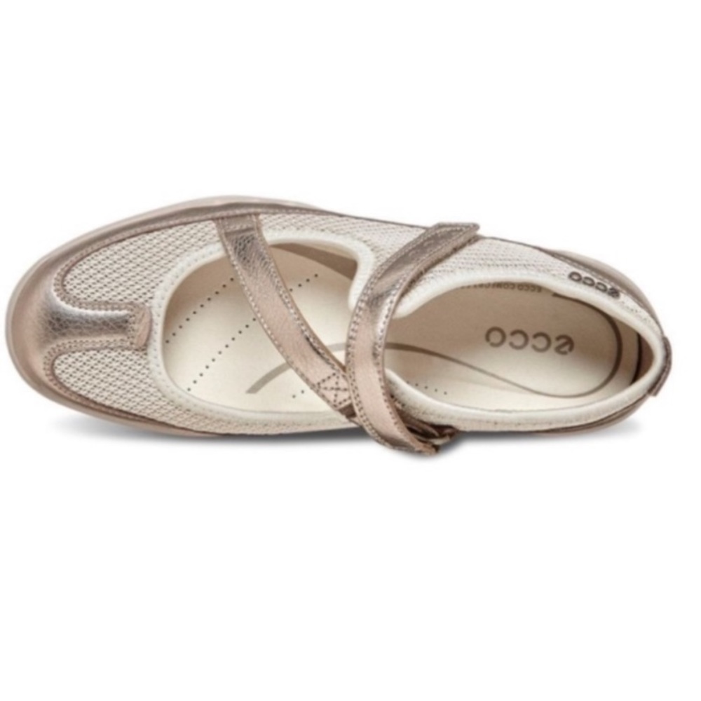 Looking for Ecco lynx Mary Jane metallic sneaker